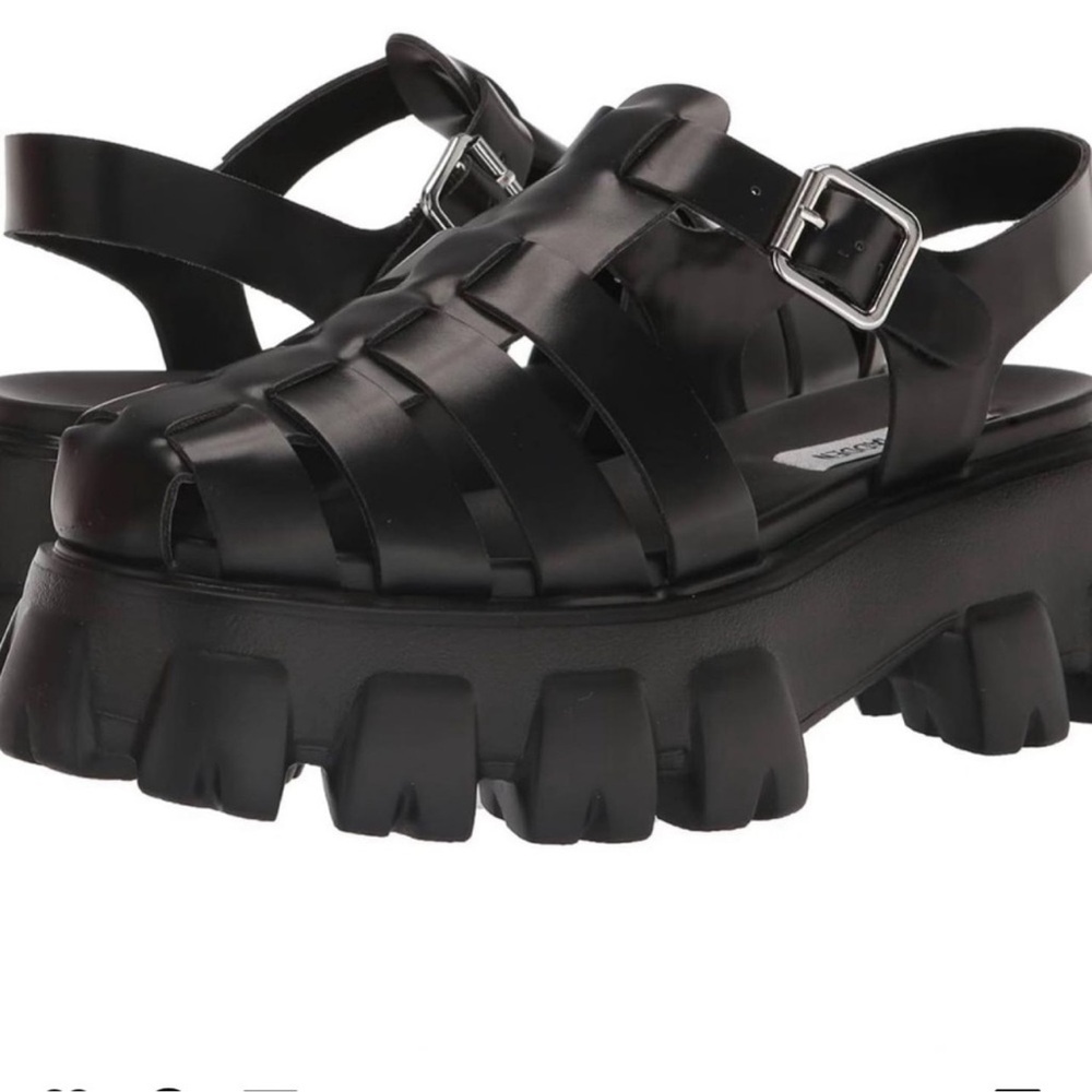 Steve Madden Echo Fisherman Sandal